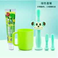 Зеленая зубная щетка, зубная паста
