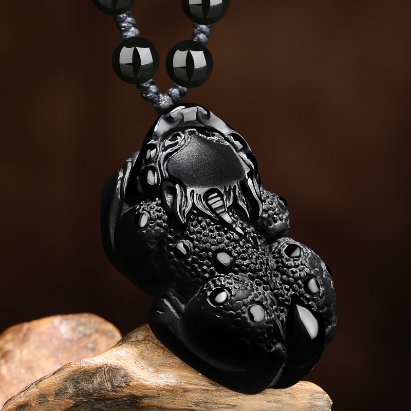 Yi Mingju obsidian pendant Pichu necklace men's and women couple pendant ornament mascot