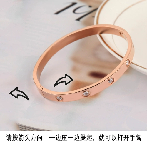 Золотой золотой браслет, свежий женский браслет, ювелирное украшение из нержавеющей стали для влюбленных, популярно в интернете, 18 карат, розовое золото, простой и элегантный дизайн