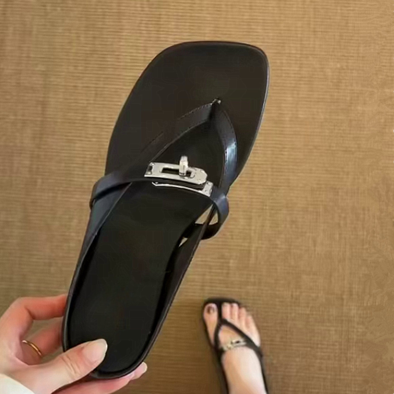 Women's Flip-Flops 2026 New Summer Style Square Toe Black French Style Thong Sandals for Vacation Beach Flat Sandals Women's Flip-Flops 2026 New Summer Style Square Toe Black French Style Thong Sandals for Vacation Beach Flat Sandals
