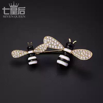 Korean simple atmospheric bee brooch female accessories corsage coat coat fashion Winter pin cardigan silk towel buckle