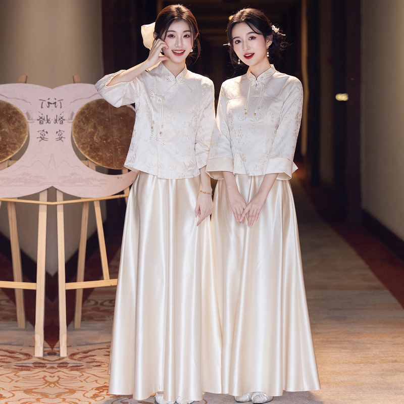 Champagne-Colored Chinese-Style Bridesmaid Dress Cheongsam Long-Sleeved 2025 New Autumn and Winter Wedding High-End Sister Group Dress for Women Champagne-Colored Chinese-Style Bridesmaid Dress Cheongsam Long-Sleeved 2025 New Autumn and Winter Wedding High-End Sister Group Dress for Women