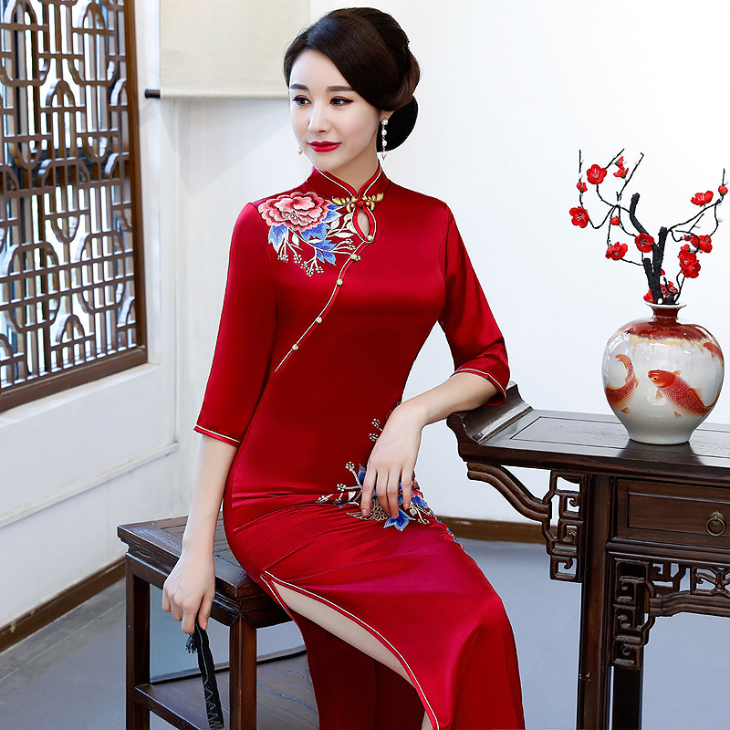 Happy knot wine red embroidered cheongsam seven-point sleeve wedding happy mother-in-law mother retro high-end 2022 new
