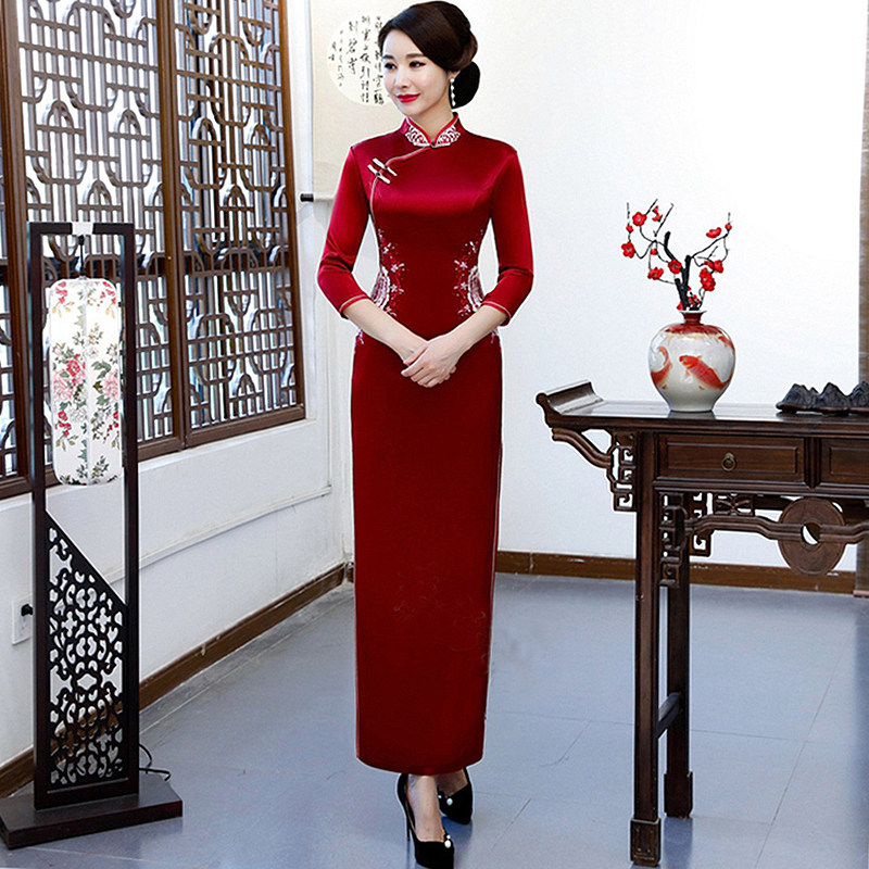 Burgundy cheongsam long noble modified mother dress wedding banquet wedding mother-in-law wedding mother-in-law Chinese dress autumn and winter