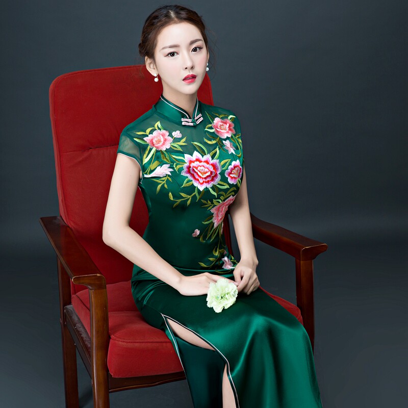 2022 new ink green embroidered with perspective back long version qipao retro improvement Skinder walking show gown
