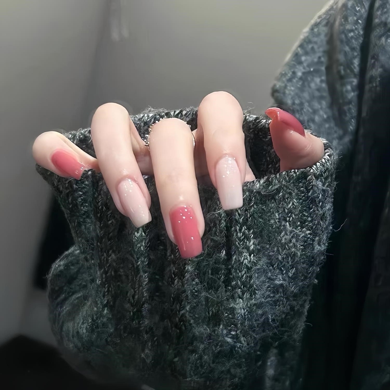 Xiaohongshu's Popular Ice-Clear Gradient Pink Manicure, High-End Feel, Brightening Effect, Handmade Press-On Nails, Light Luxury Vibe