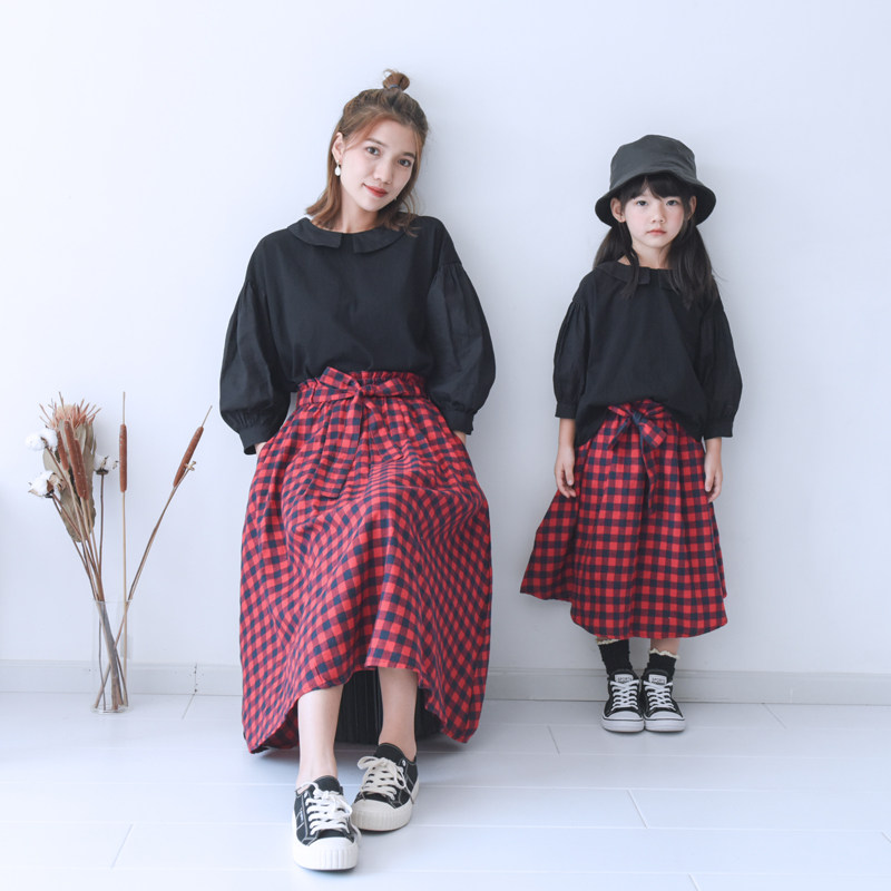 2023 spring new mother and daughter dress black doll shirt red plaid skirt literary parent-child dress foreign style suit