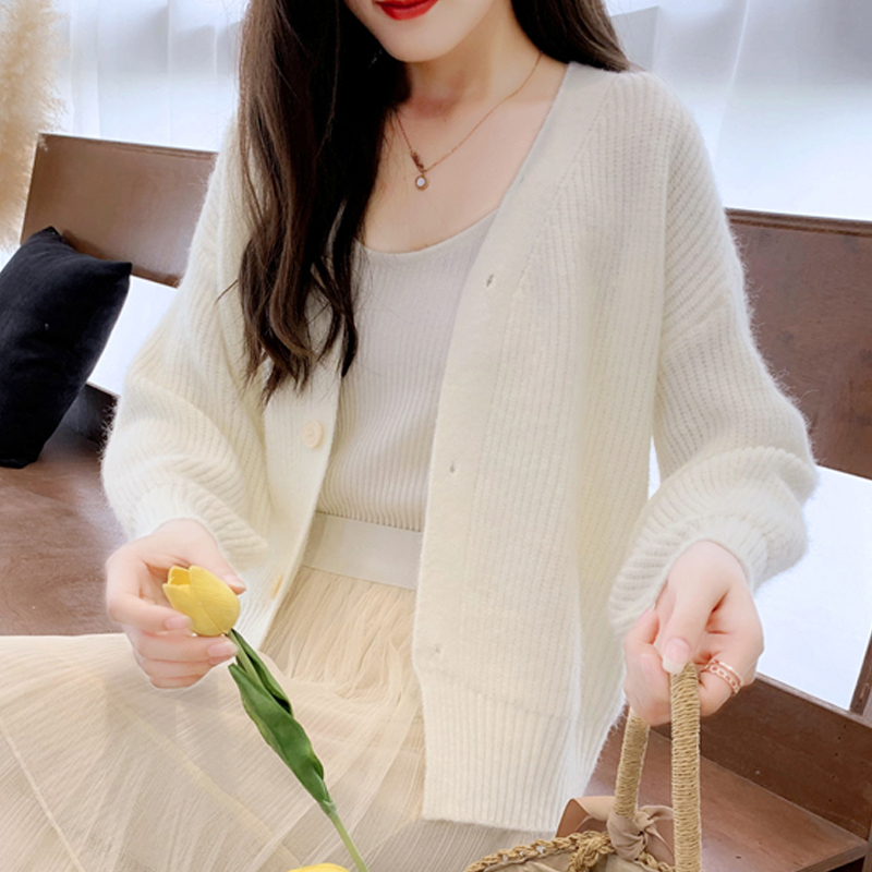 Whiteearly autumn ma'am sweater Spring and Autumn knitting Cardigan have cash less than that is registered in the accounts loose coat 2021 new pattern this year popular Of jacket thin