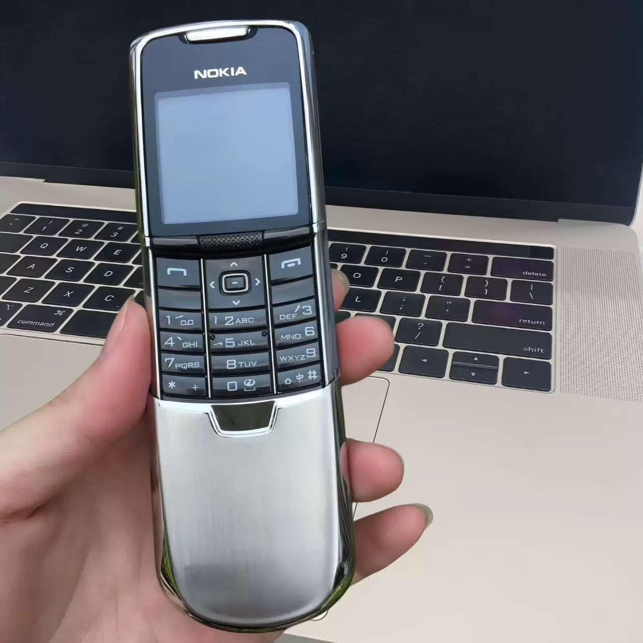 Nokia/Nokia 600 Nokia 8800 classic slide button mobile phone metal material nostalgic collection