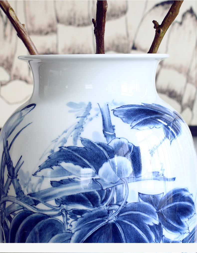 On the smell of finches jingdezhen blue and white porcelain vases, ceramic furnishing articles clear soup WoGuo new Chinese style villa living room decoration