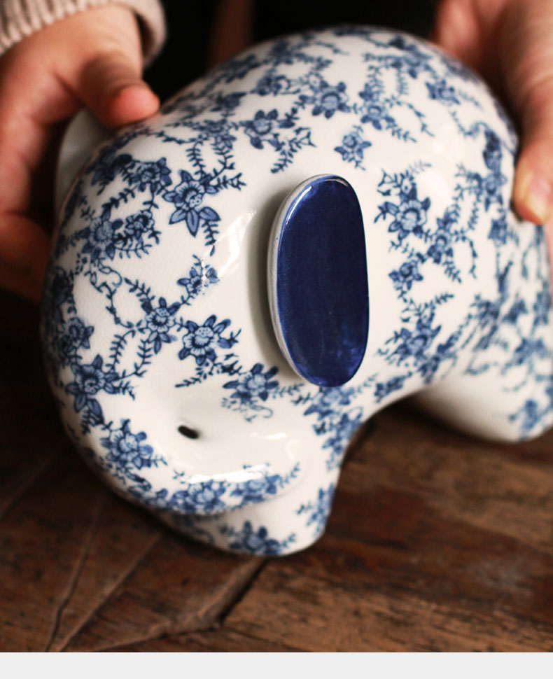 The Clear soup WoGuo wine accessories of new Chinese style ceramic elephant furnishing articles of jingdezhen blue and white porcelain household act the role ofing is tasted