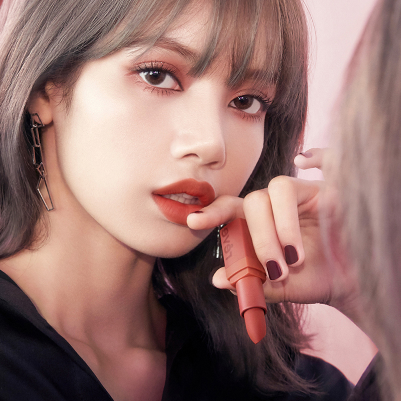 moonshot Korea jasthan lisa with the same foggy face red nourishing lip balm skin long lasting moisturizing honey velvet