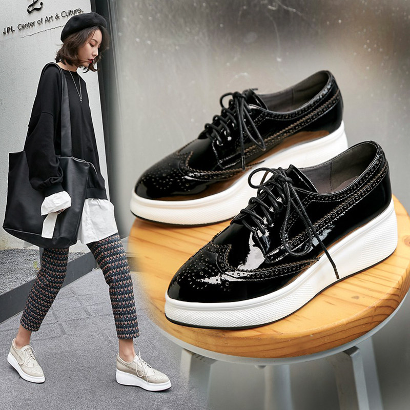 In the spring of 2023, new thick pine shoes female leather tip heel with single shoes high heel black English leather shoes