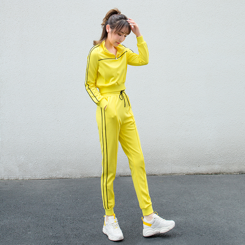 Sports suit female spring 2022 new fashion Han brand two pieces of yellow Li Collage with high waist repair trousers