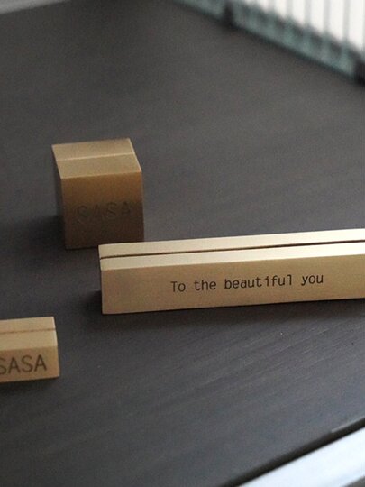 Brass card display stand, business card holder, photo holder, retro-style note holder, card base, label holder, creative message holder