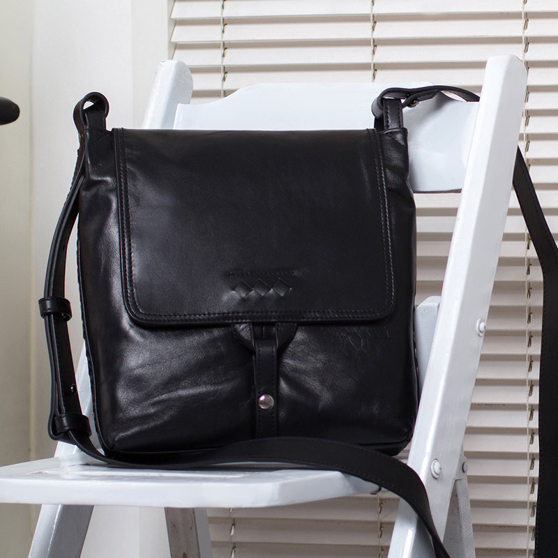 Full leather men's bag shoulder messenger bag men's messenger bag first layer cowhide vertical flip soft pure cowhide retro small bag