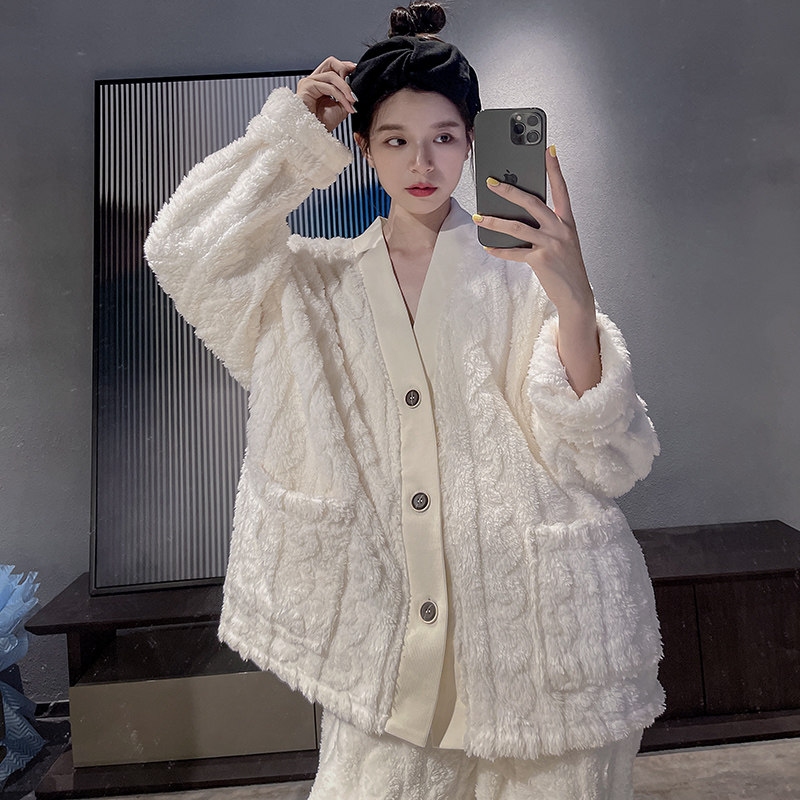 Pajamas women 2021 new autumn and winter coral velvet thickened home clothes spring and autumn can be worn outside couple suit men