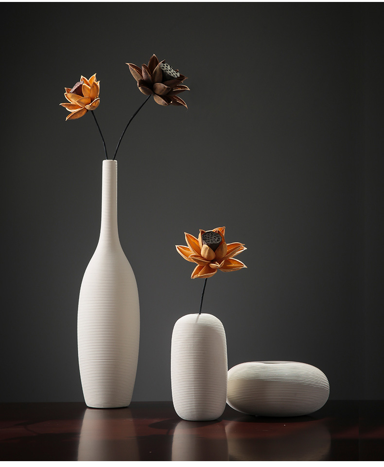 The modern creative contracted white ceramic vases, furnishing articles dried flower arranging flowers decorate The sitting room ark, household act The role ofing is tasted