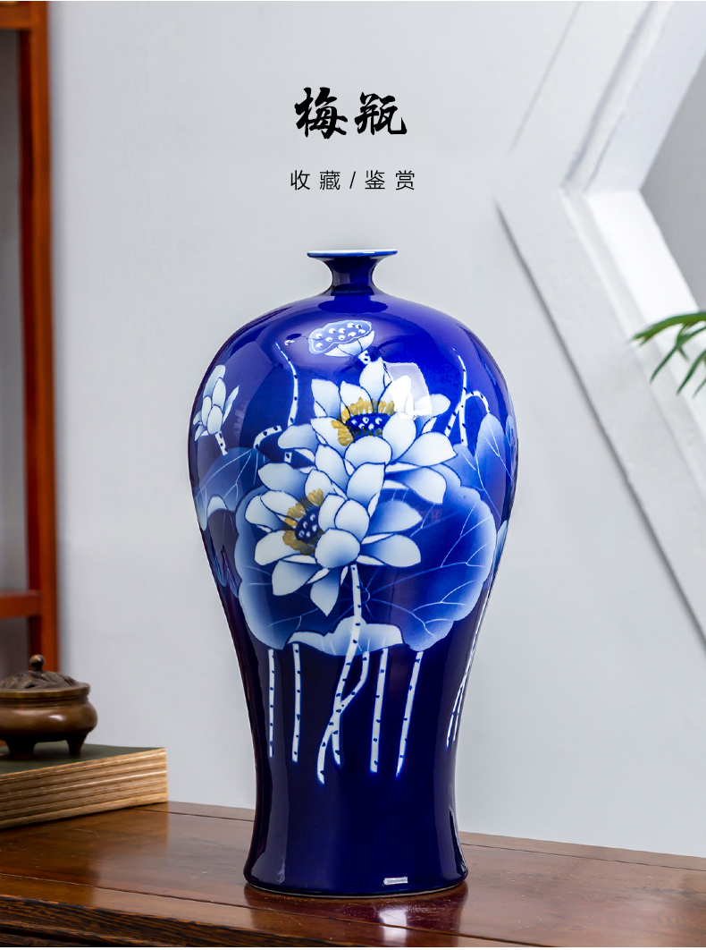 Hand the blue and white porcelain of jingdezhen chinaware lotus flower arrangement sitting room adornment of Chinese style household porcelain vase furnishing articles