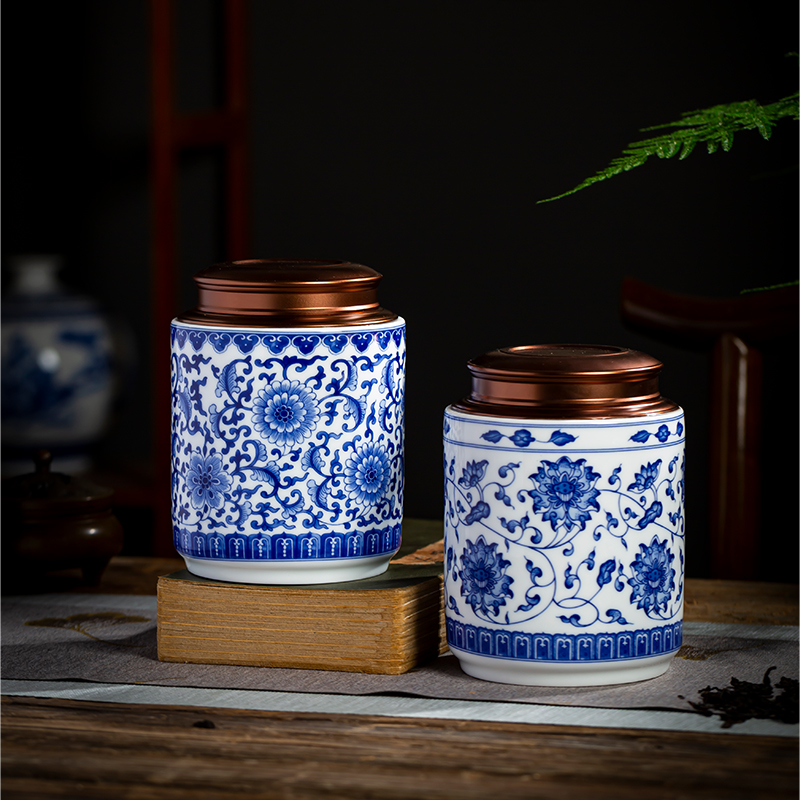 Blue and white porcelain of jingdezhen ceramics half jins of household seal loose tea caddy fixings seal mouldproof moistureproof storage tank