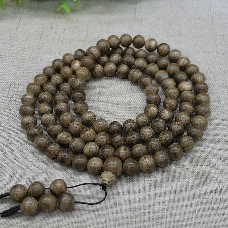 Authentic Hainan agarwood hand string 108 fidelity old material water grid butter bracelet Buddha beads Rosary beads 8mm men and women