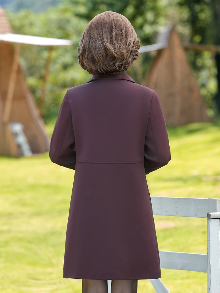 Autumn long jacket, for middle age, western style
