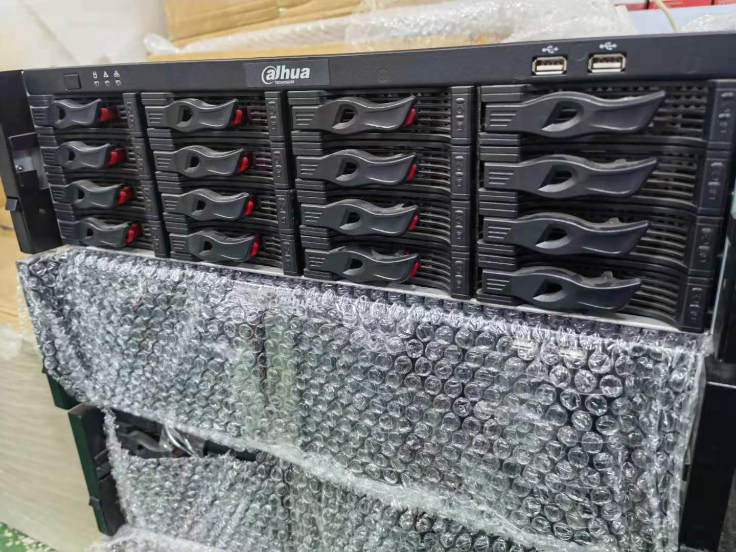 Spot 95 new DH-EVS5016S online film storage server 16 discs