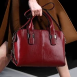 Красная сумка через плечо, кожаная вместительная и большая барсетка, из натуральной кожи