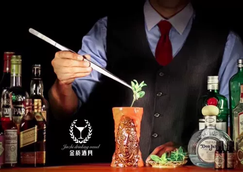 Посылка из золотого вина, блюда из нержавеющей стали, пинцет, плоскогубцы, листья мяты, ледяные зажимы, инструменты для украшения коктейлей