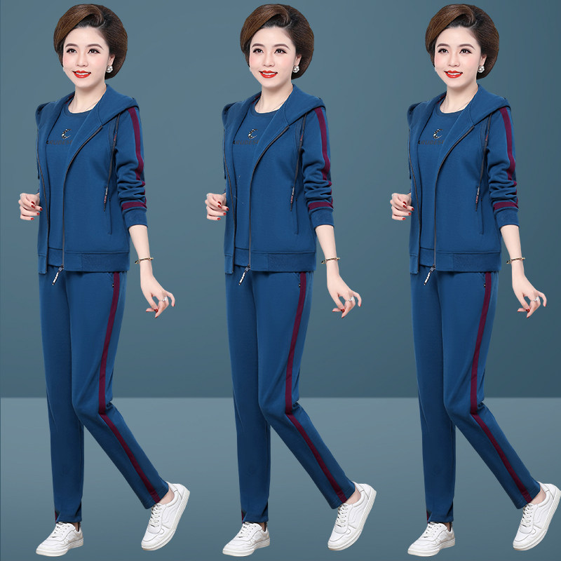 Middle aged mother sportswear suit women's spring autumn season 2021 new 40 40 year-old 50 Lianhood sportswear casual three-piece suit