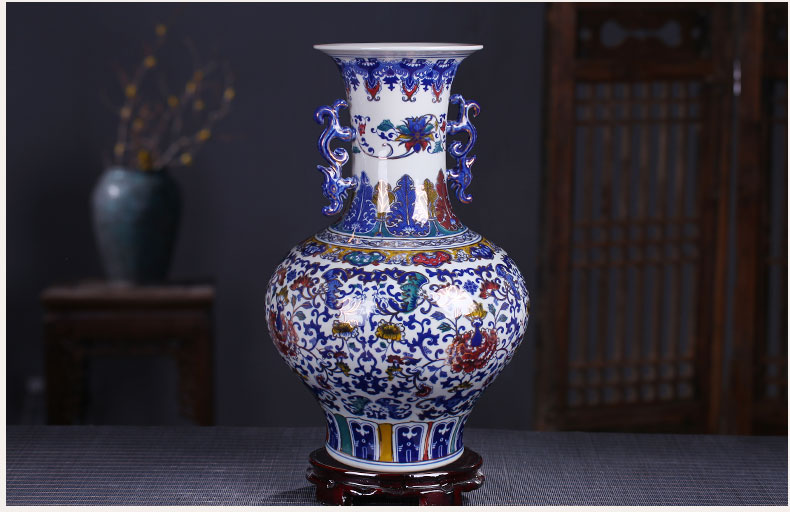 Jingdezhen ceramic vases, antique ears bottle see colour vase peony sitting room ground of blue and white porcelain vase