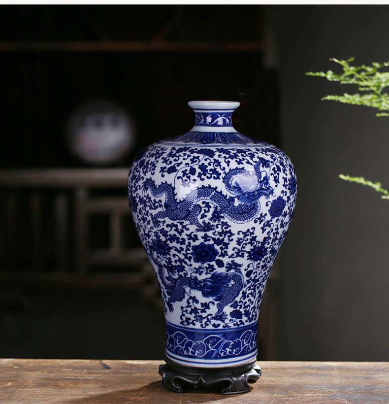 Jingdezhen ceramics glaze dragon under the blue and white porcelain vases, flower arrangement archaize sitting room rich ancient frame of Chinese style household furnishing articles