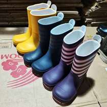 In autumn and winter new large and medium childrens water shoes and rain boots warm and plus-duff quality soft rubber lovely childrens small rain shoes