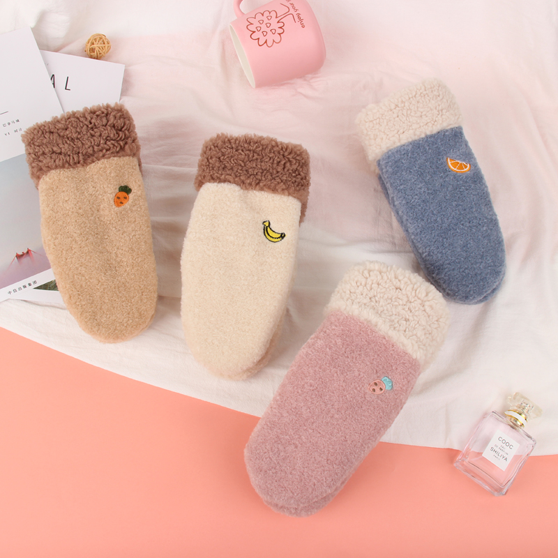 Full-fingered cute warm and cold-proof new student winter cycling Japanese plus velvet Korean version thickened cartoon winter gloves for women