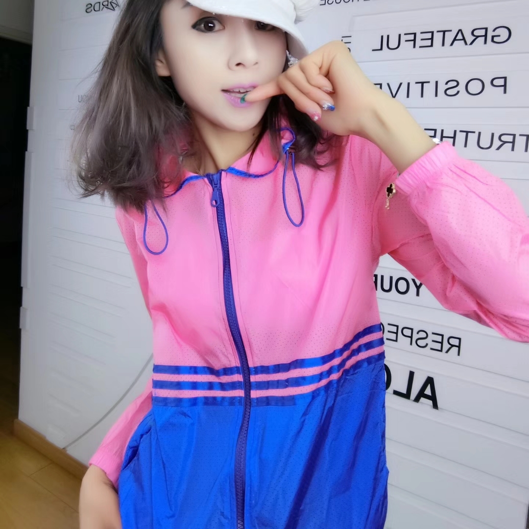 Korean version of thin zipper sun protection clothing women 2022 spring and summer fashion new color contrast short coat sun protection clothing large size women's clothing