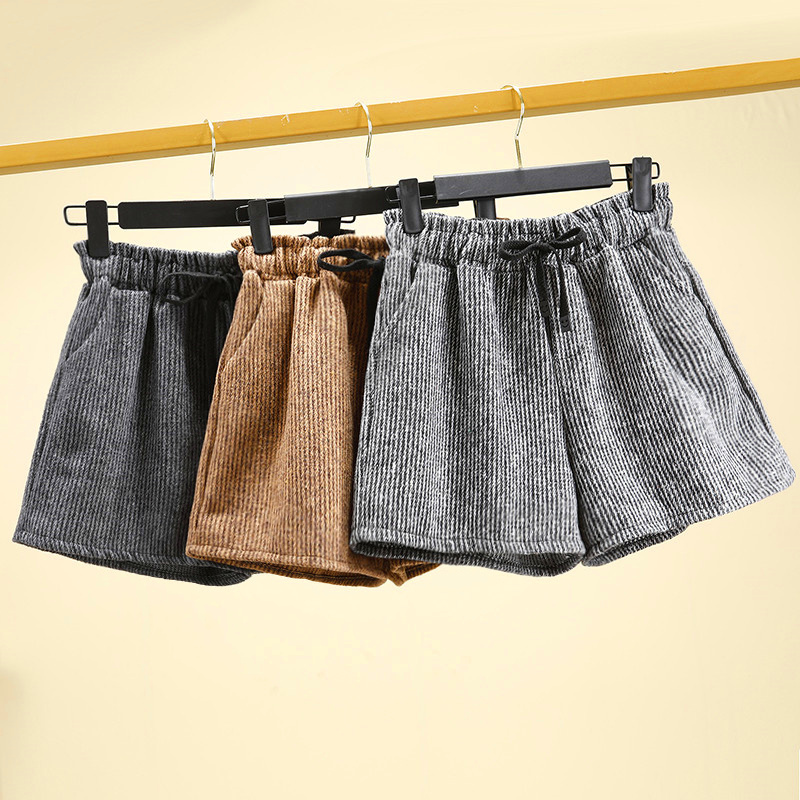 Phiên bản Hàn Quốc của quần short len ​​nữ mùa đông mặc bên ngoài hoang dã cao eo rộng rộng giản dị Một từ là đôi giày đế bệt mỏng đế dày thời trang nữ cao cấp