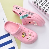 Ультрамягкие тапочки в стиле Crocs на платформе, летние нескользящие пляжные босоножки, коллекция 2026 года, подходят для носки на улице, популярно в интернете, закрытый носок, для влюбленных