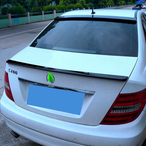Подходит для крыла крыла Mercedes-Benz Class Wing W204 Tail W204 Top Wing 07-13 Четырехдверный автомобиль без удара по установке