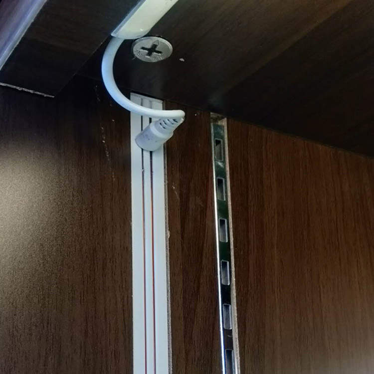 Display Show Cabinet Second-line Conductive Rail LED Power Mobile conditioning Props Conductive Groove Shelving power outlets