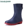 DOUBLEHAN thời trang xuân hè hè nữ đồng bằng ống đơn giản chống mưa chống trượt giày cao su - Rainshoes ủng đi mưa cao cấp