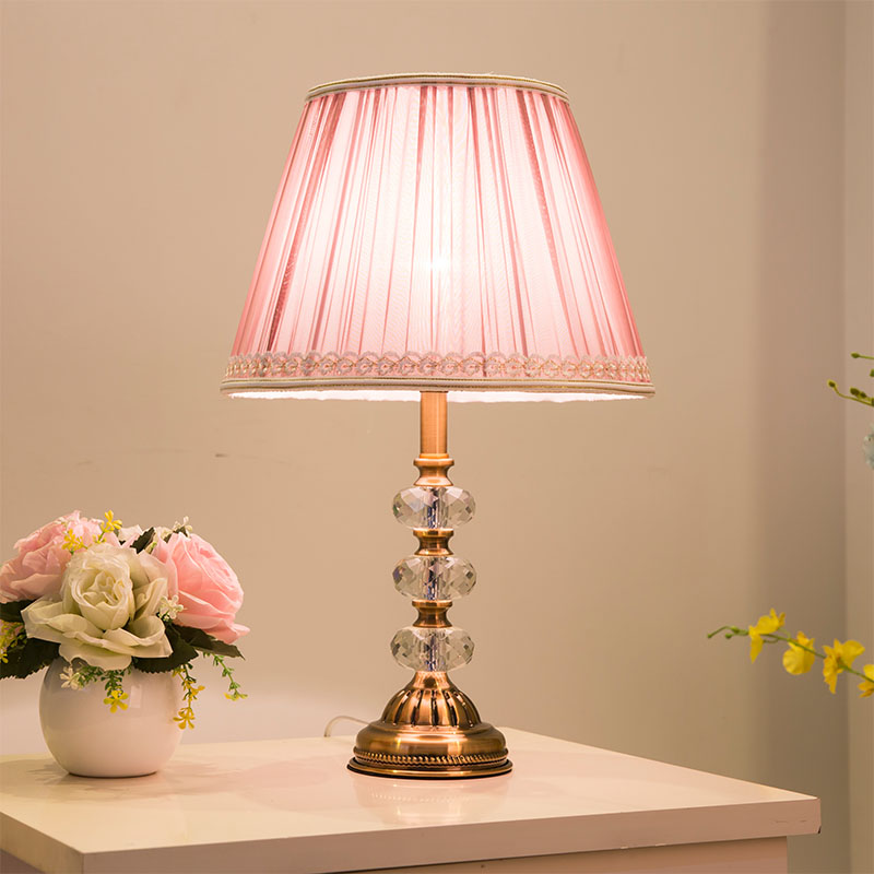 American minimalist modern table light Creative European style Nordic ins Teenage Romantic Light Extravagant Crystal Bedroom headlights