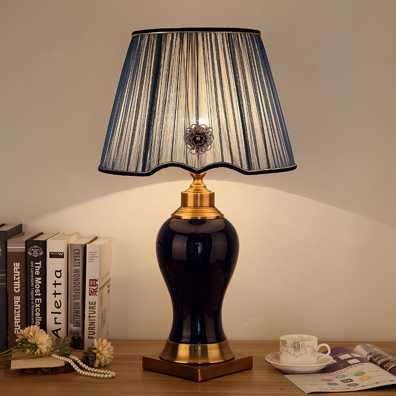 American ceramic minimalist living-room table light sofa tea table light lavish palace retro master bedroom bedside desk lamp
