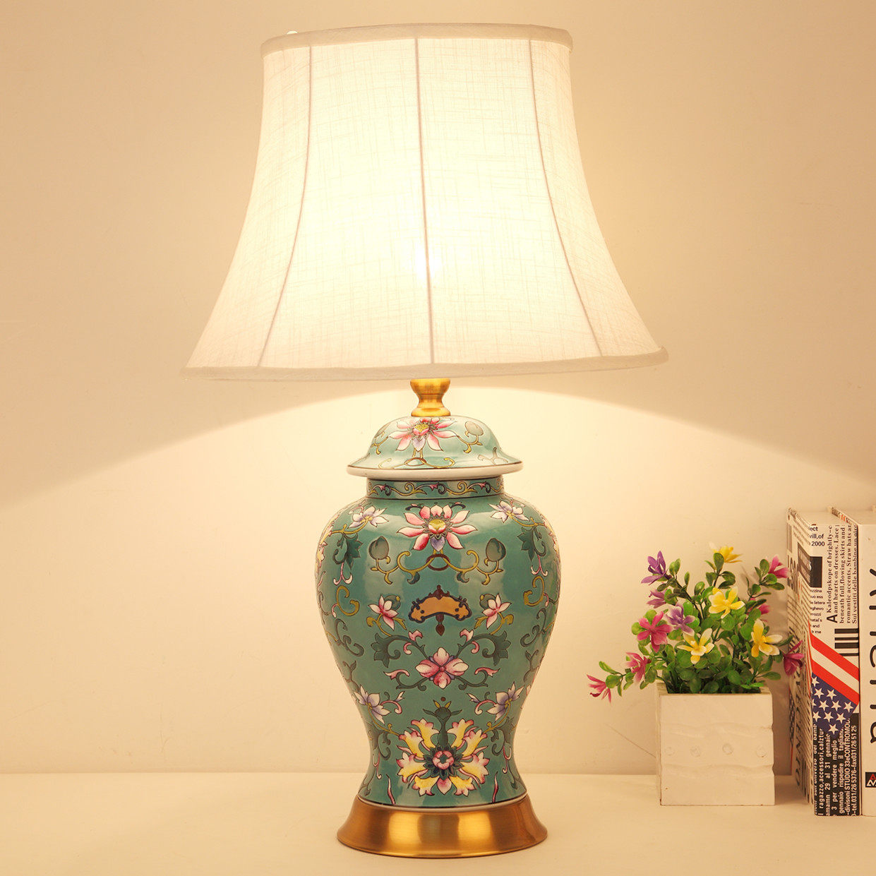 Chinese retro ceramic table lamp living room atmosphere high-end villa home study American classical bedroom bedside table lamp