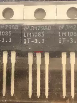 LM1085IT-3 3 LM1085IT TO-220 brand new original imported regulator three-terminal 3v straight shot