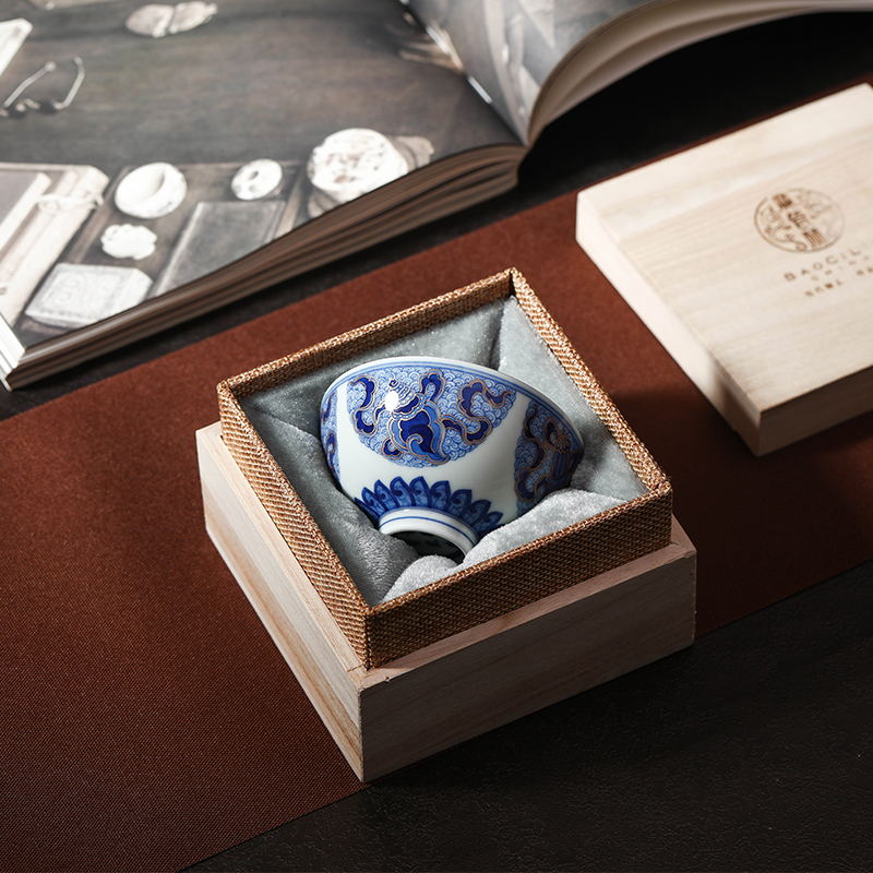 Treasure porcelain jingdezhen porcelain paint in a set of Lin kung fu tea set single CPU master cup cup collection level