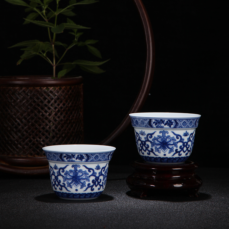 Treasure porcelain jingdezhen Lin all hand sample tea cup under the glaze green ceramic flower bouquet koubei master cup gift boxes