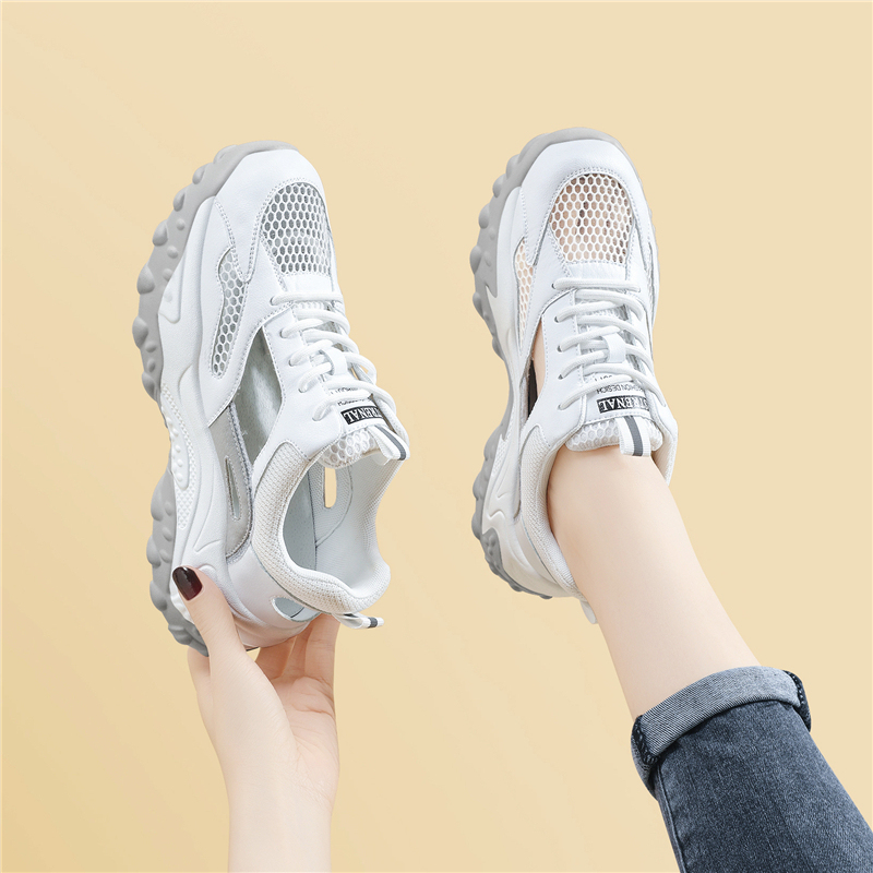 Trendy Closed-Toe Perforated Sandals for Women, 2026 Spring/Summer New Style Dad Shoes, Thick-Soled Hollow Casual Sneakers, Flat Sole