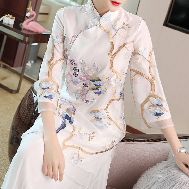2022 spring and summer new Chinese wind improvement Tangclothing blouse white loose large size embroidered Republic of China Wind and art tea suit