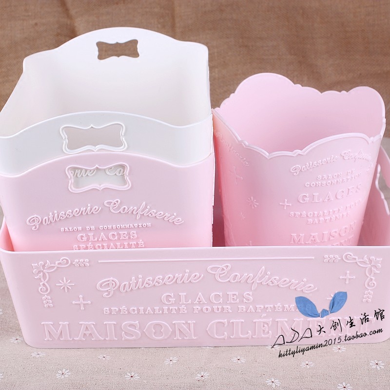 Japan Daiso Japanese cosmetics desktop storage box Mask storage box Pink pen holder Girl heart
