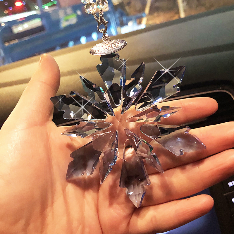 Car pendant in car Pendant Crystal Snowflake in car Ornament Pendulum woman on-board pendants Rear Mirror Personality Creativity